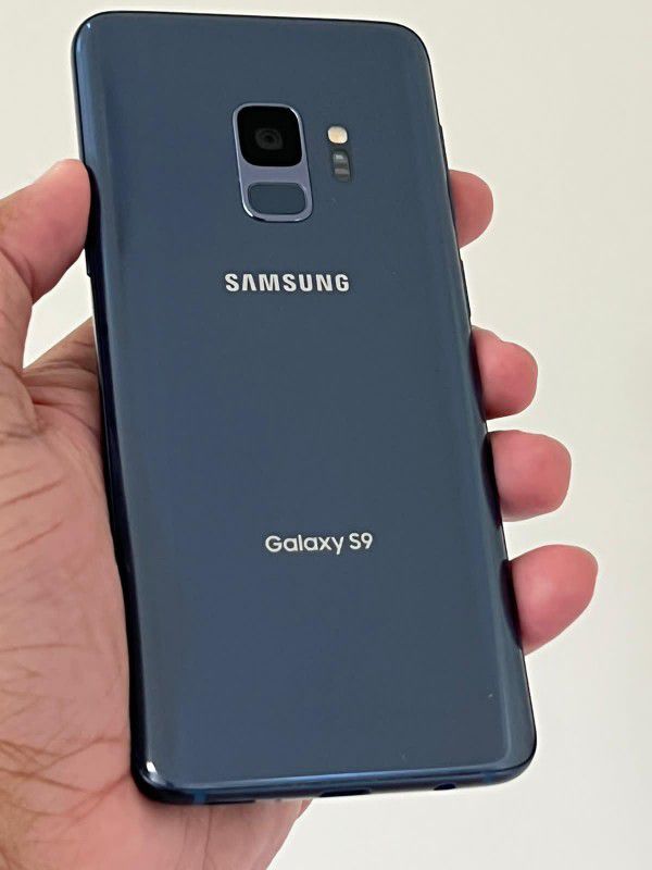 Samsung.. Galaxy.  S9  , Únlocked  for all Company Carrier ,  Excellent Condition