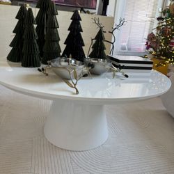 Lacquered White Round Coffee Table