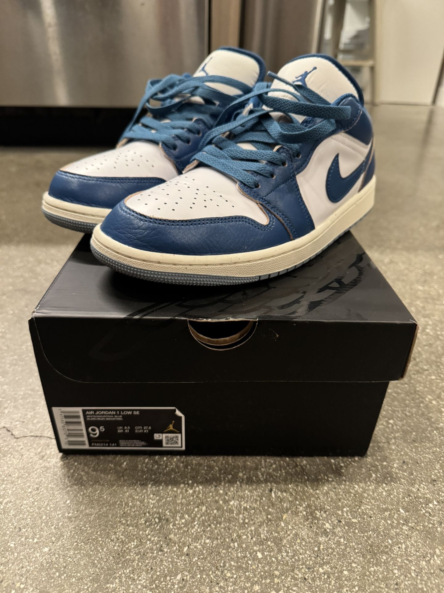 Nike Air Jordan 1 Low Se White/Blue/Teal Size 9.5