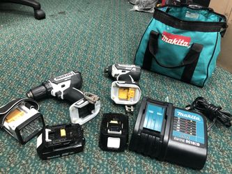 Combo Drill set, Tools-Power Makita 3 Pc combo set W/Flashlight