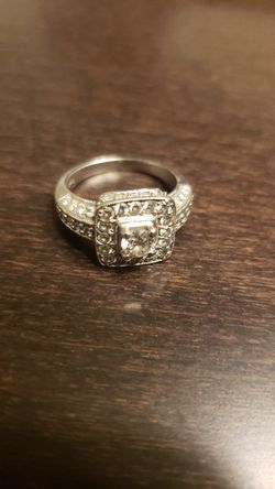 diamond 14 kt white gold engagement ring