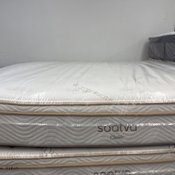 KING SIZE SAATVA CLASSIC MATTRESS & BOX SPRINGS BED SET