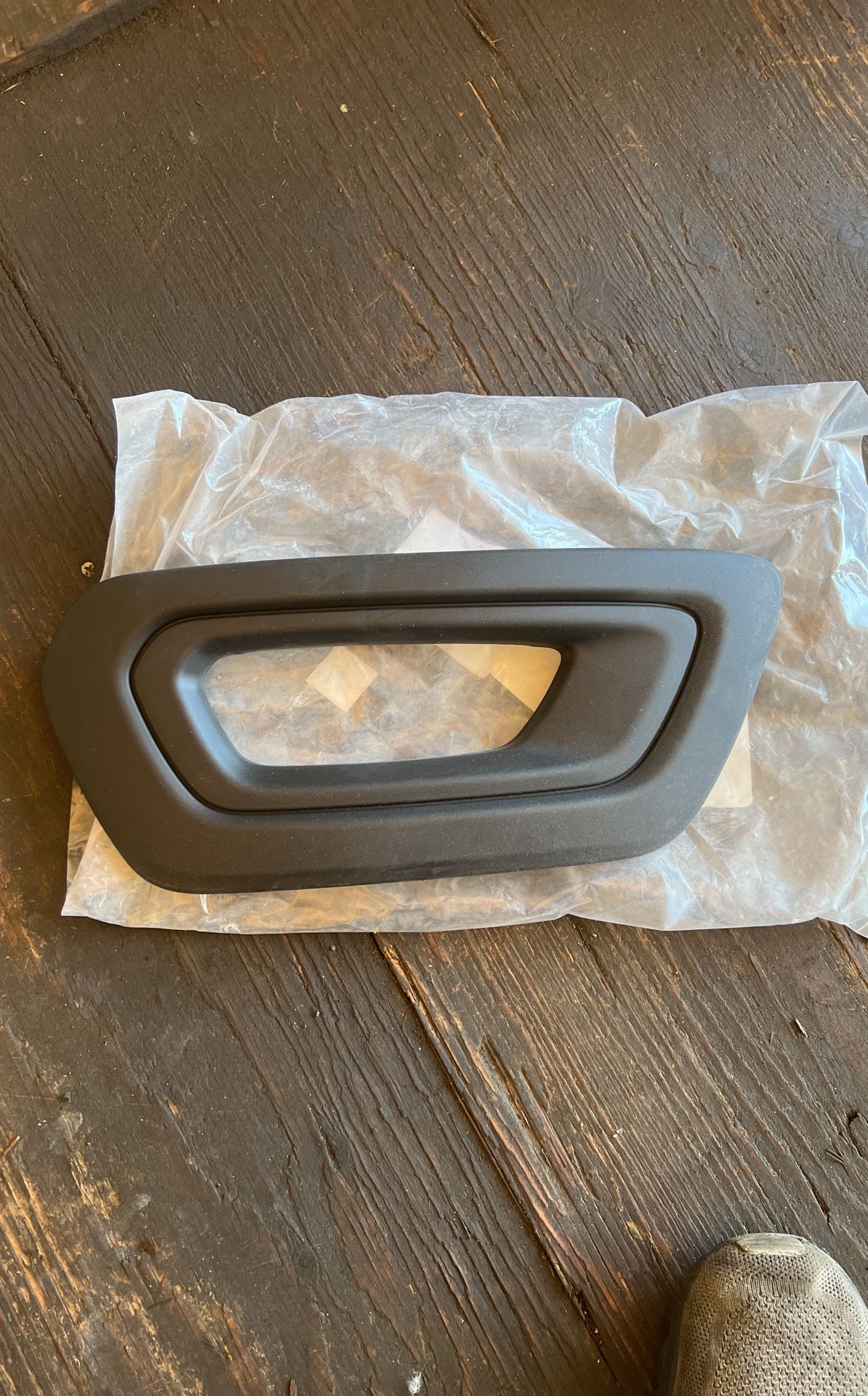 LKQ FO1039207 - Front Passenger Side Fog Light Bezel (Standard Line)