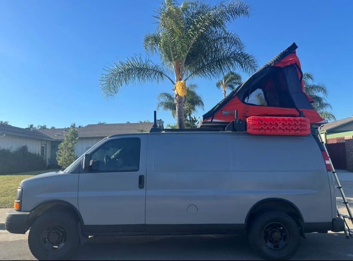 Adventure/moto/surf/camper Van