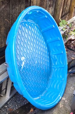 FREE - Plastic kiddie pool