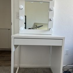 Vanity Hollywood Mirror With Dimmer Lights Plug In And One Pull Out Drawer 