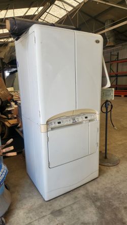 A Tumblr and hanger dryer steamer
