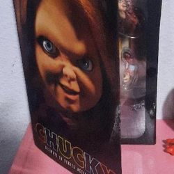 Neca Chucky Figurine