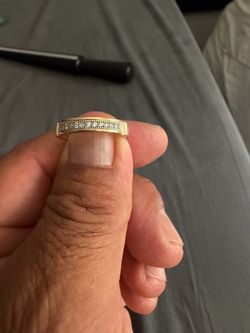 Anillo de oro de 14k con piedras preciosas