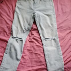 Ripped Skinny Jeans 