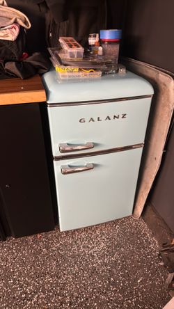 Galanz mini fridge