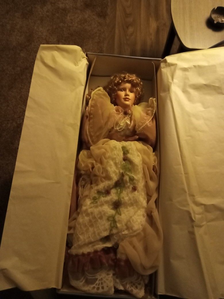 Sell my collectible porcelain dolls $1000.