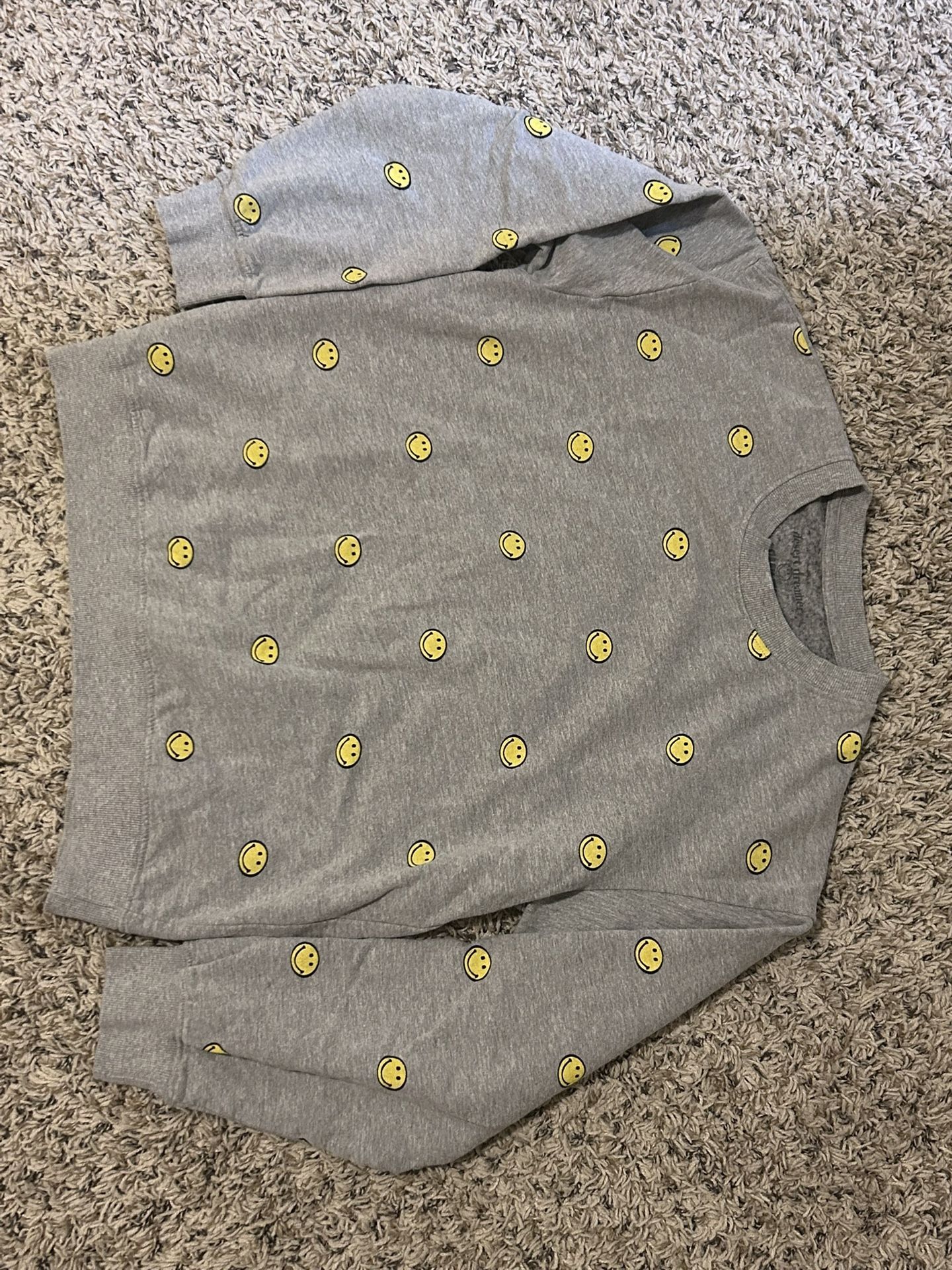 Grey sweater Smiley
