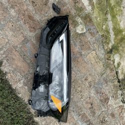 2020 2021 2022 2023 Toyota Highlander Headlight Left Side LED OEM