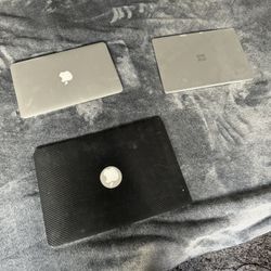 Apple Mac Books 