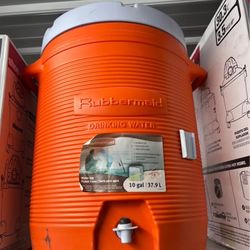 Rubbermaid 10gal