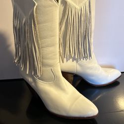 Women’s 6 White Leather Cowboy Boots w/fringe. Made in Spain
