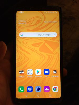 Photo I’m selling my boost mobile lg stylo 4 with case the screen is a little crack