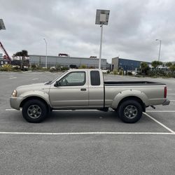 Nissan Frontier XE