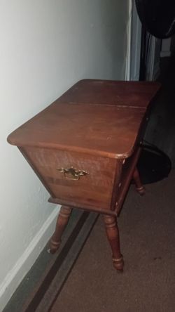 Vintage Wood 1950S dough box