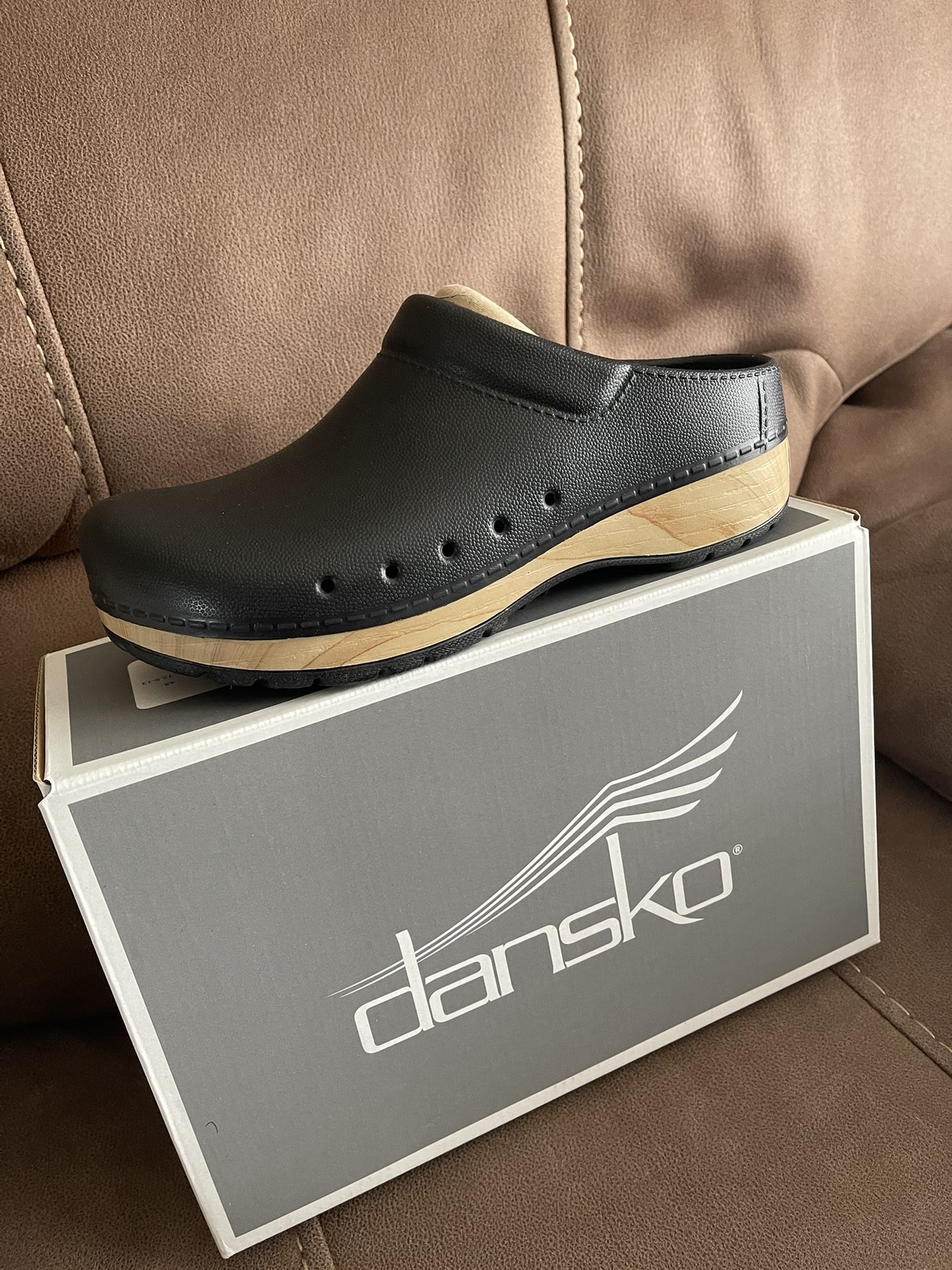 Dansko Kane Molded Shoes Black Size 7.5-8 (38).