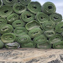 MOSTLY ALL GREEN USED ARTIFICIAL GRASS / SYNTHETIC GRASS