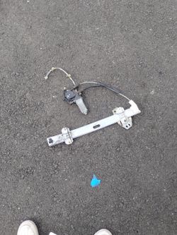 Front Passenger Side Regulator 