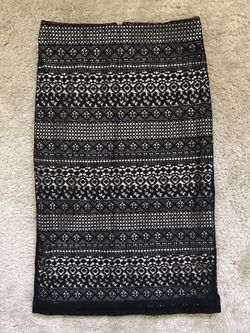 New York & company lace skirt