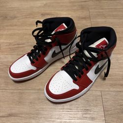 Air jordan 1 Mid chicago. Size -9 Mens