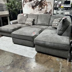 LUXURY SECTIONAL WITH 2 CHAISES REVERSABLE 2 COLORS - [NEW]