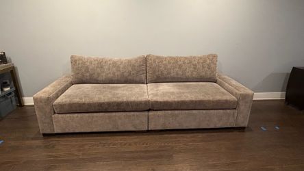 Couch 9 Feet