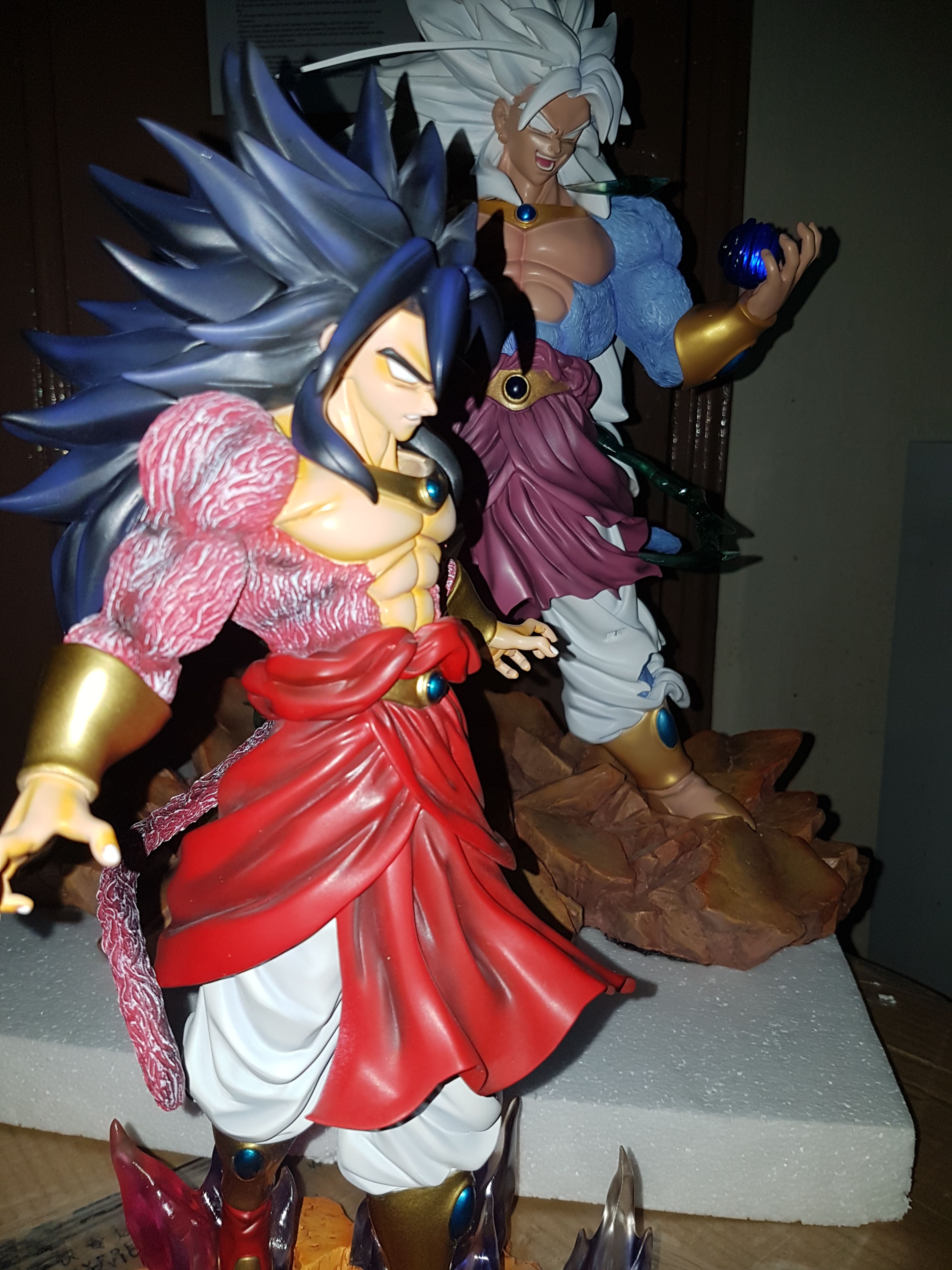 Dragonball AF Dragonball Z 18 Broly ssj5 Resin Statue with base [middle  finger broken] for Sale in New York, NY - OfferUp