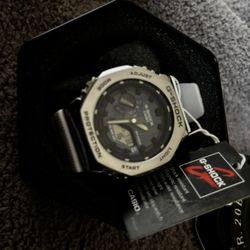 Casio G Shock  GA-2100