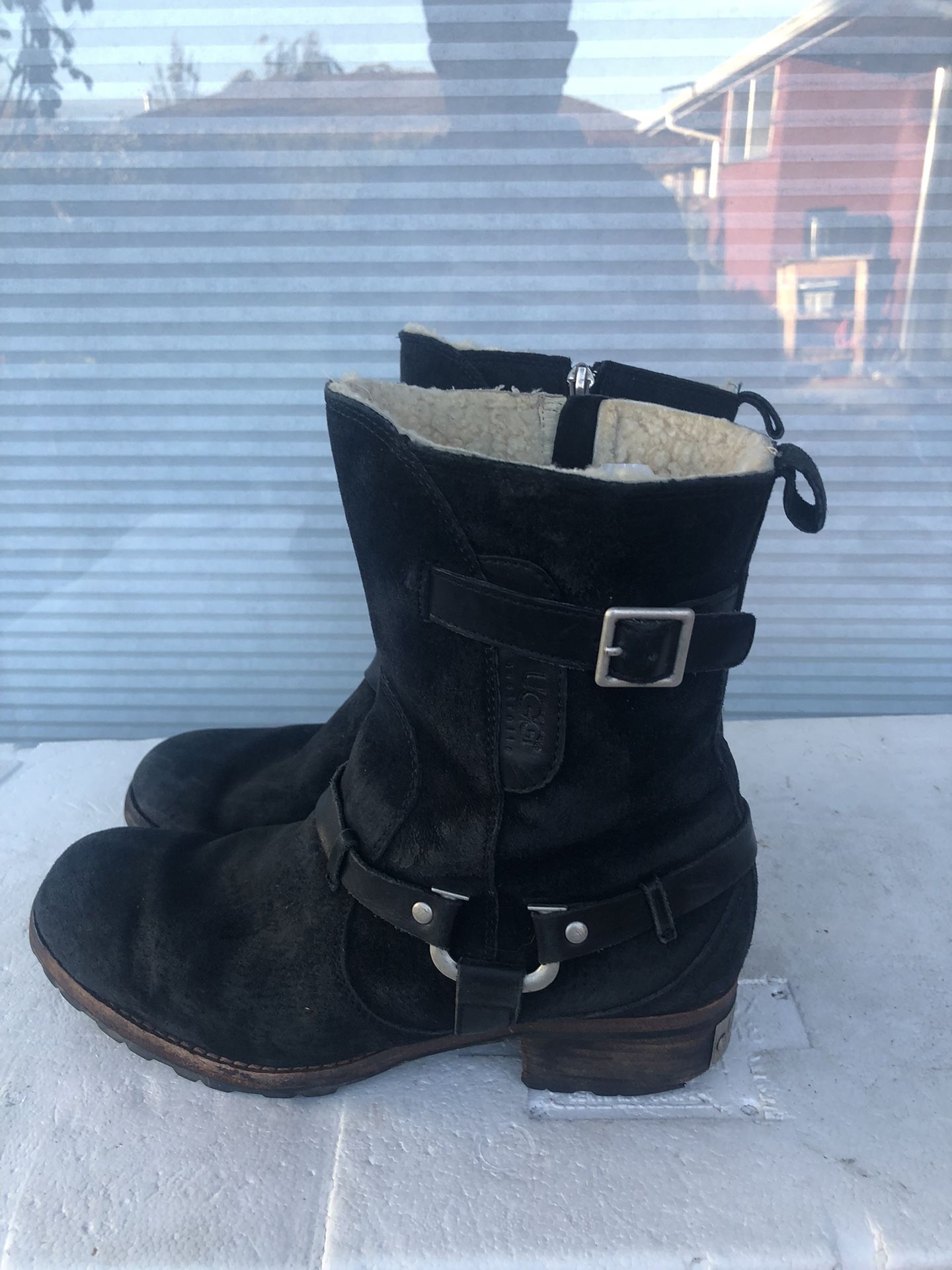 UGG Winter Boots Endell Harness Biker 5604 Back Suede Shearling Lined Size 9.5