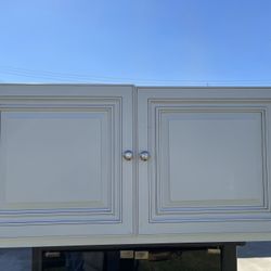 Kitchen Cabinet / Storage