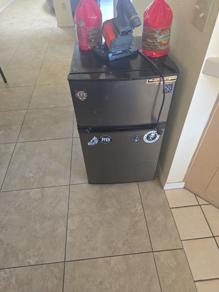 Mini Fridge