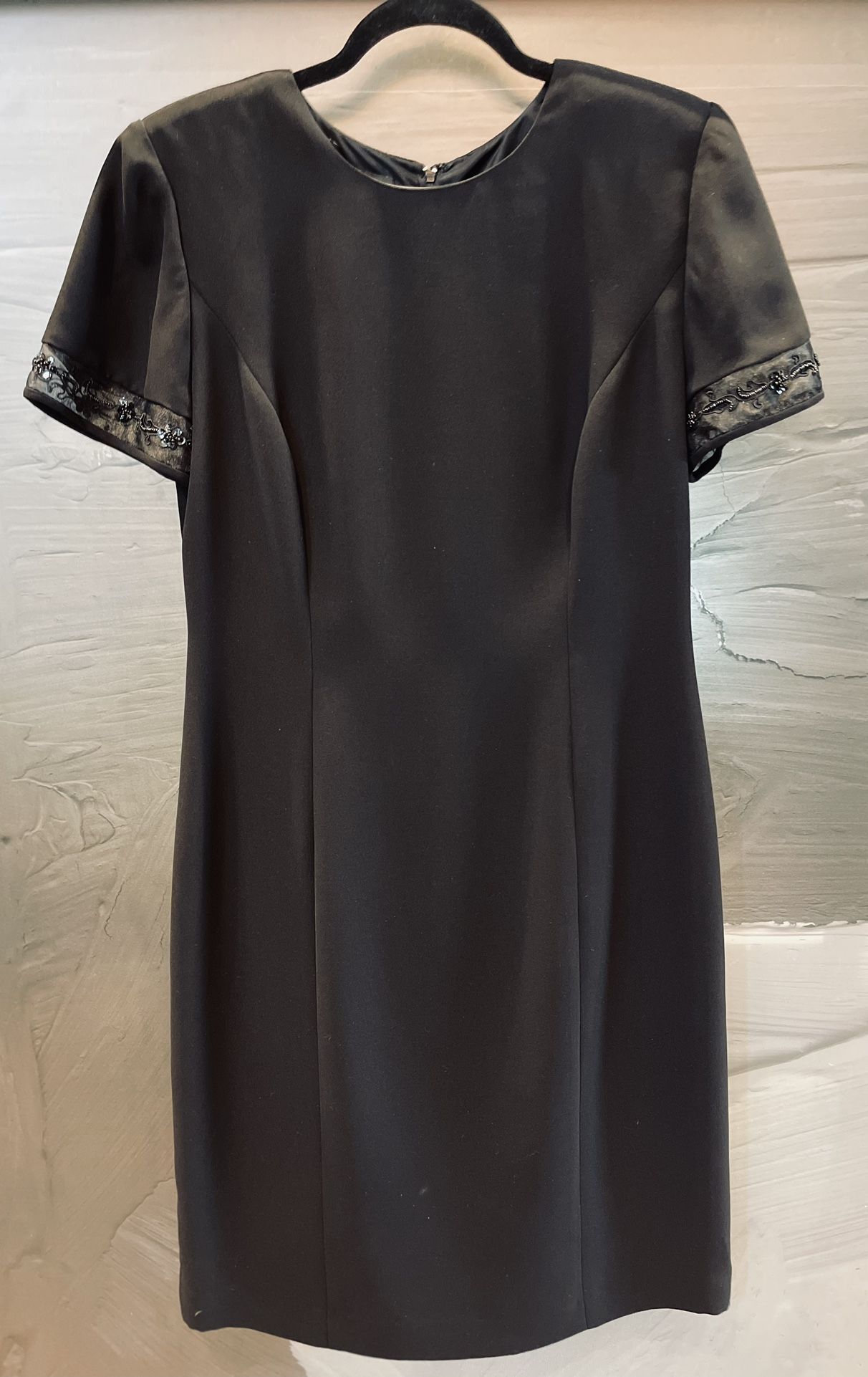 Tailored Donna Morgan Fully Lined Black Midi Dress.  Sz 12.