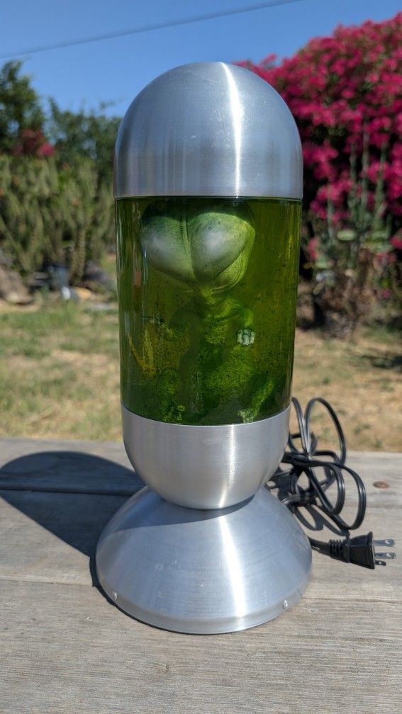 Vintage 2001 Xemu Xeno Preserved Alien Embryo Lamp – Spencer