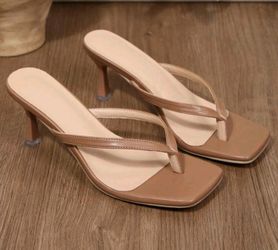 Womans Brown  Flip Flops Heels