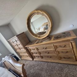 7 piece Tan Bedroom Set: dresser, mirror, chest, 2 nightstand, queen bed & frame