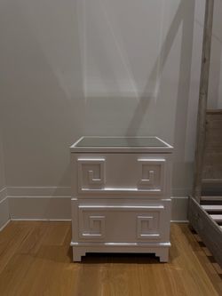Worlds Away - Pagoda White Lacquer Small Bedside Table