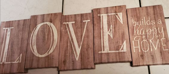 LOVE Builds a Happy Home Wood Sign Set