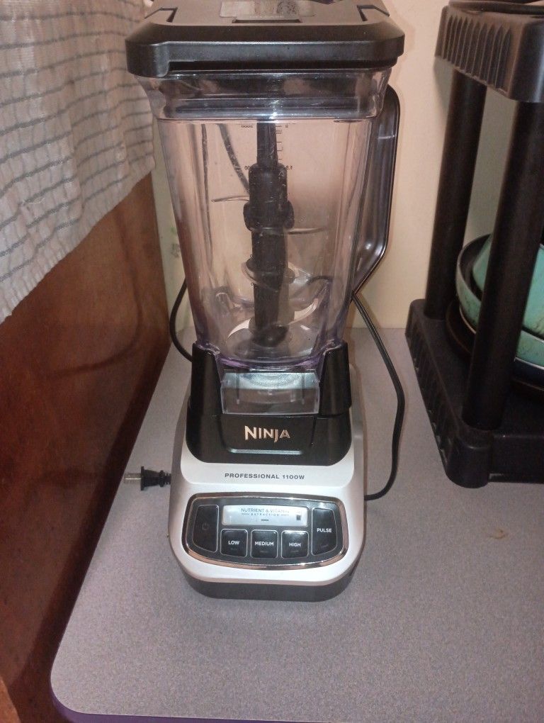 Ninja  Professional Blender 