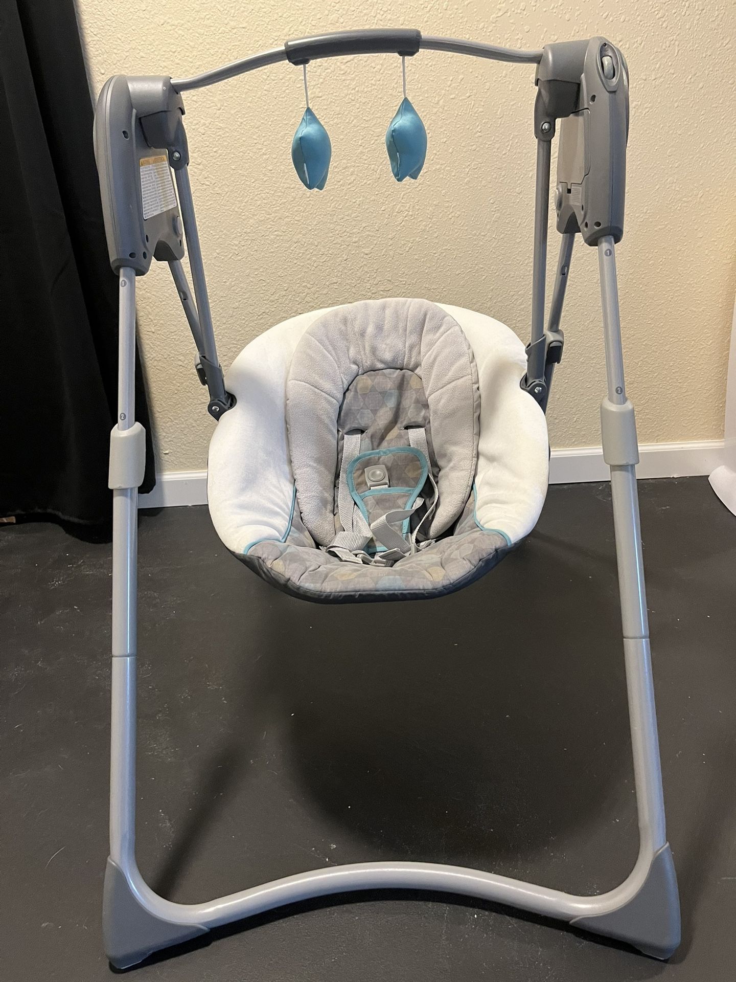 Graco Compact Baby Swing