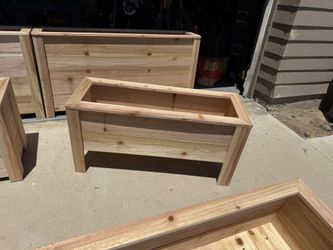 Small Cedar Planters