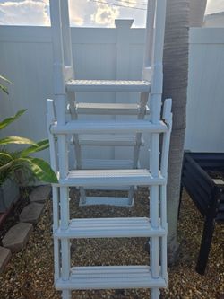 Above ground pool A frame ladder