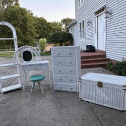 White Wicker Bedroom Set 