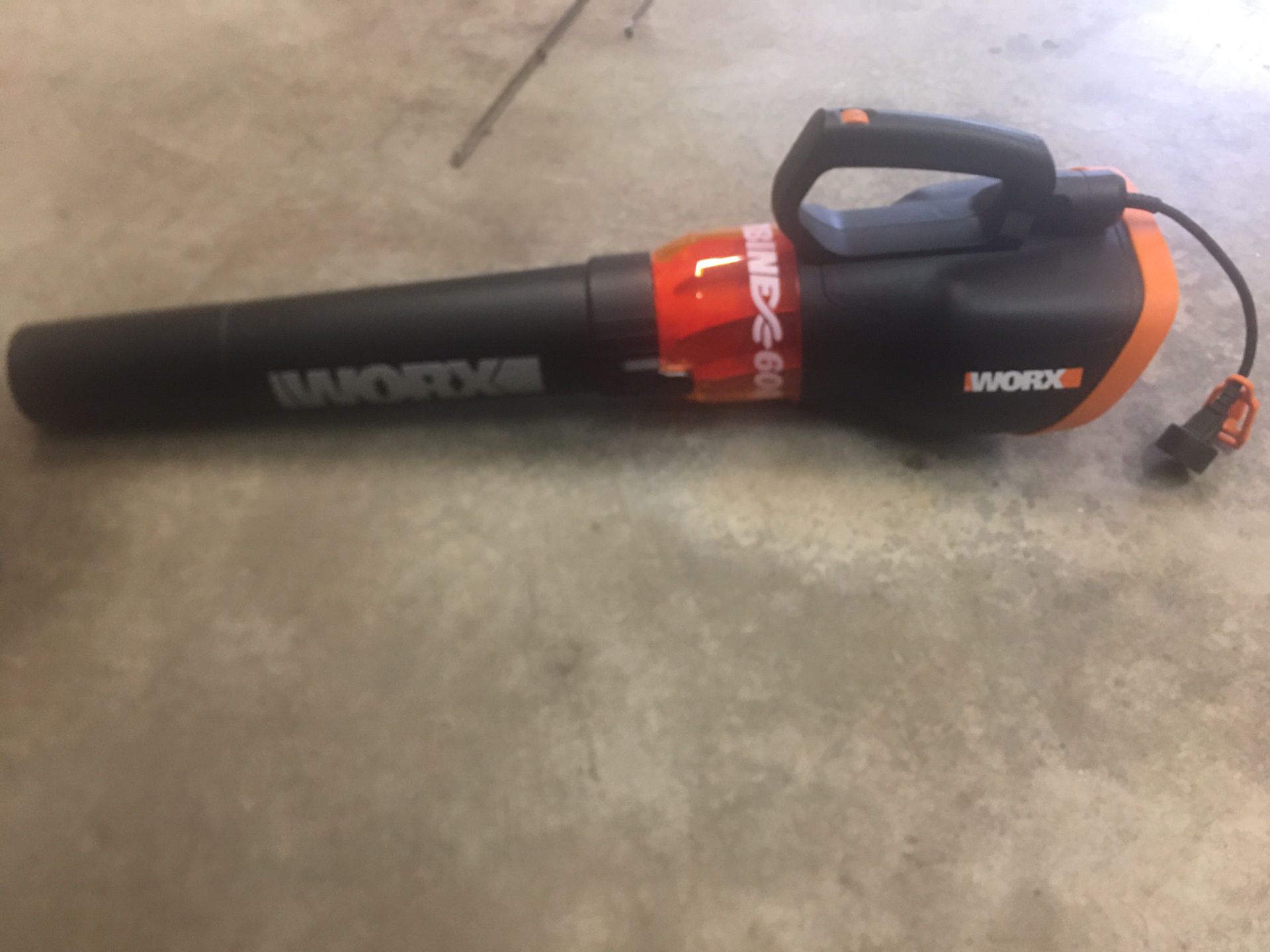 WORX WG520 12 Amp Turbine 600 Electric Leaf Blower