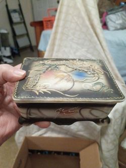 Japanese Moriage dragon tricket/cigarette box