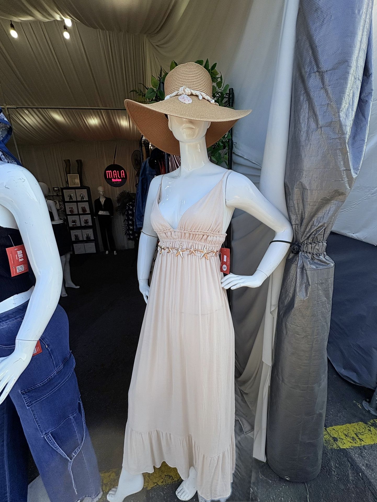 WOMENS CLOTHES
